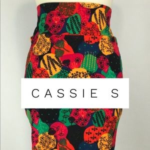 LuLaRoe Cassie Pencil Skirt, S